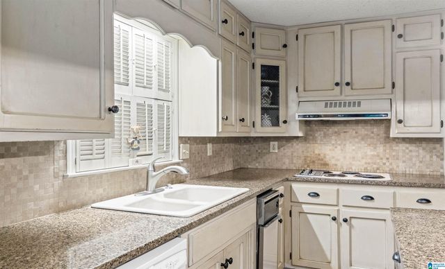 5700 OLD LEEDS ROAD, Irondale, AL 35210
