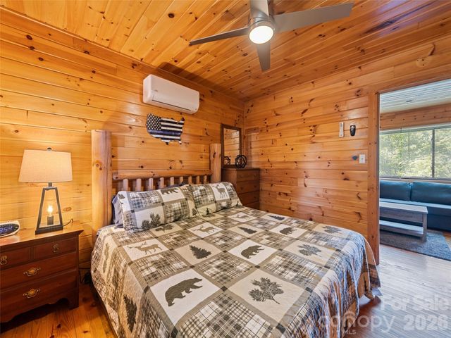 299 Blue Ridge Parkway, Bryson City, NC 28713