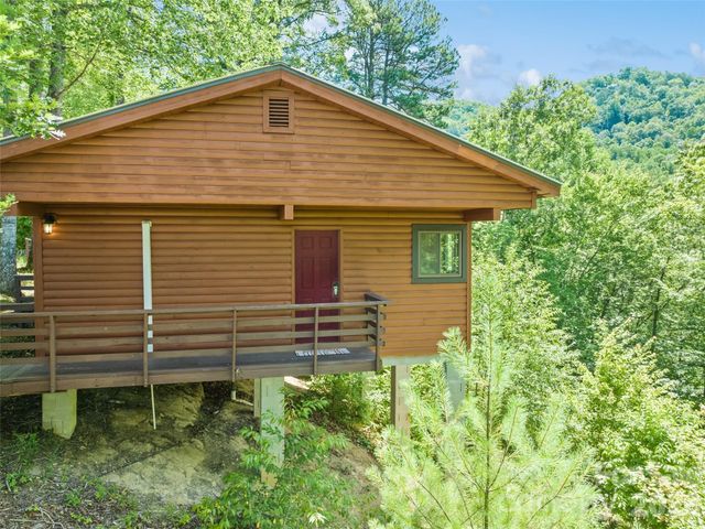 299 Blue Ridge Parkway, Bryson City, NC 28713
