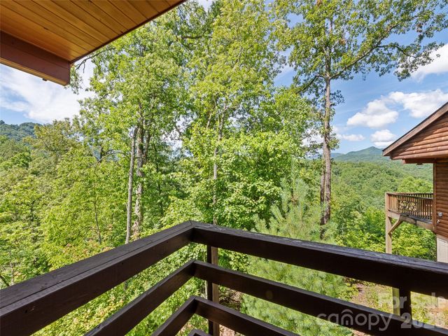 299 Blue Ridge Parkway, Bryson City, NC 28713