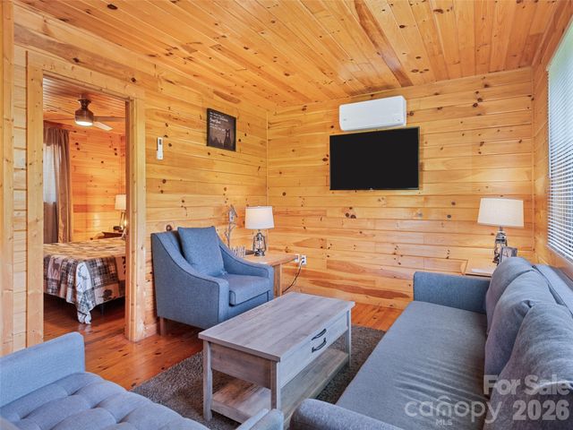 299 Blue Ridge Parkway, Bryson City, NC 28713