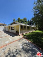 22814 Dolorosa Street, Woodland Hills (los Angeles), CA 91367