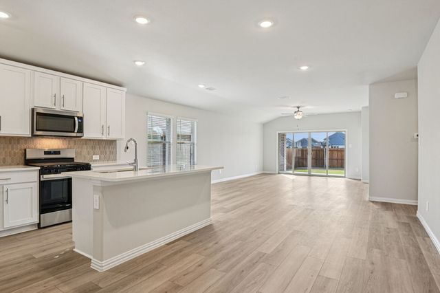 2130 Mustang Way, Seagoville, TX 75159