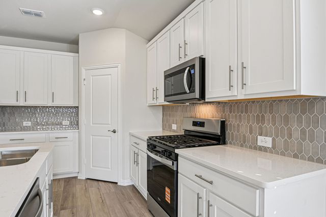 2130 Mustang Way, Seagoville, TX 75159