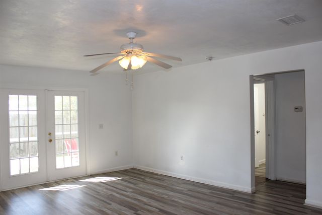 2635 Mission Road, Tallahassee, FL 32304