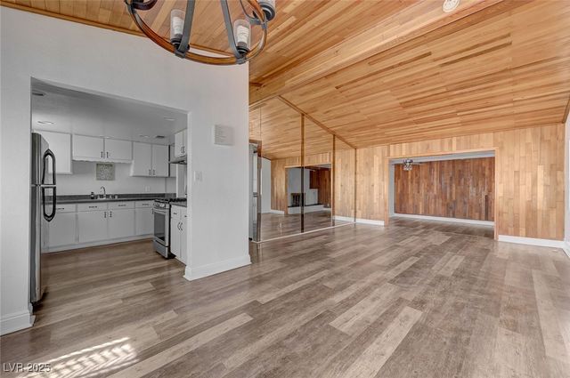 1828 Hassett Avenue, Las Vegas, NV 89104