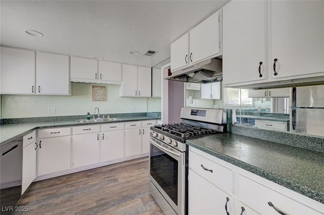 1828 Hassett Avenue, Las Vegas, NV 89104