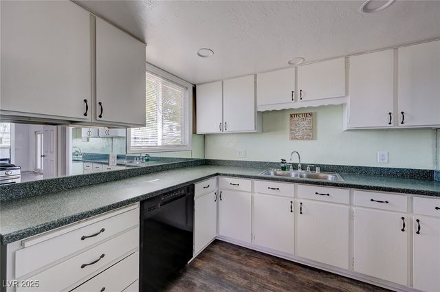 1828 Hassett Avenue, Las Vegas, NV 89104