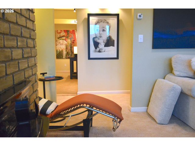 1425 Ne HILLVIEW Ct, Roseburg, OR 97470