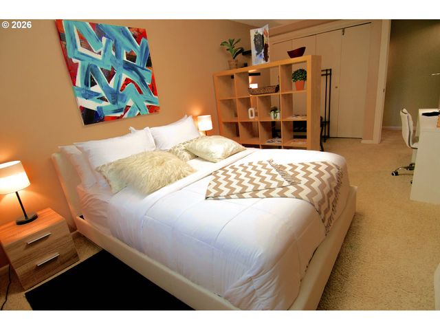 1425 Ne HILLVIEW Ct, Roseburg, OR 97470