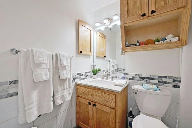 711 Eberhart Ln LN 105, Austin, TX 78745