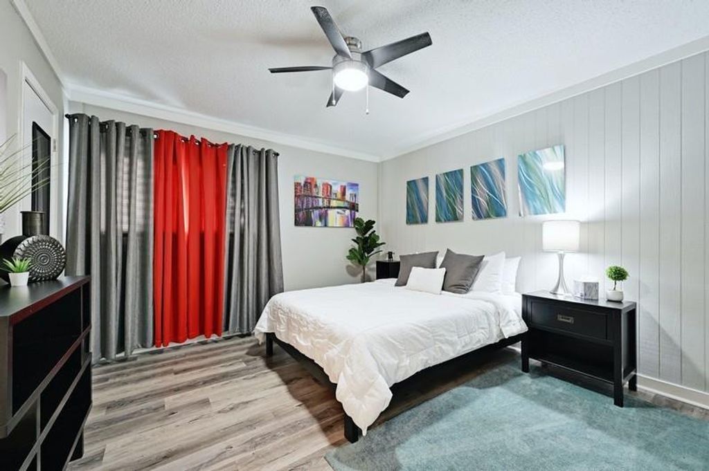 711 Eberhart Ln LN 105, Austin, TX 78745