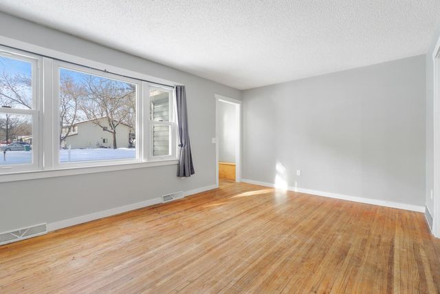 10531 Jay Street NW, Coon Rapids, MN 55433