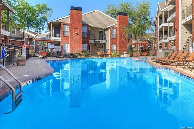 8110 Creekbend Dr Apt 113, Houston, TX 77071