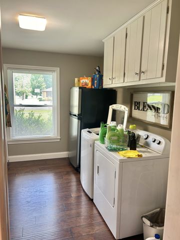 1212 Woodcrest Dr, Manchester, TN 37355