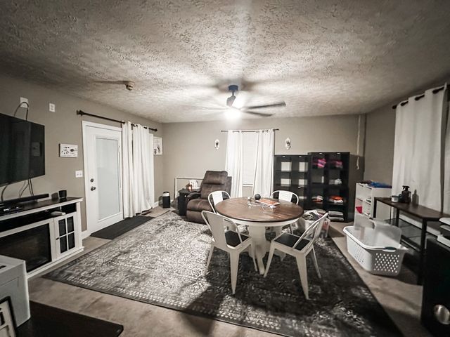 1212 Woodcrest Dr, Manchester, TN 37355