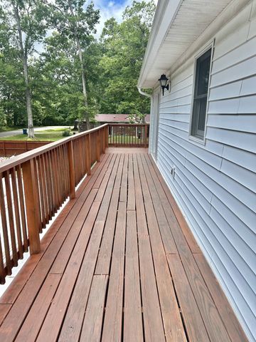 1212 Woodcrest Dr, Manchester, TN 37355