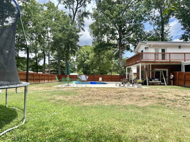 1212 Woodcrest Dr, Manchester, TN 37355