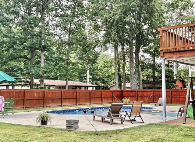 1212 Woodcrest Dr, Manchester, TN 37355