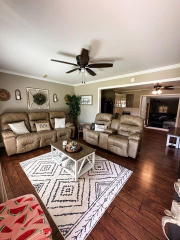 1212 Woodcrest Dr, Manchester, TN 37355