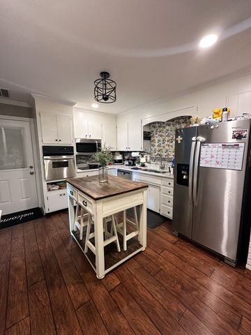 1212 Woodcrest Dr, Manchester, TN 37355