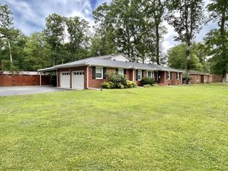 1212 Woodcrest Dr, Manchester, TN 37355
