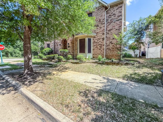 1528 Chestnut Drive, Savannah, TX 76227