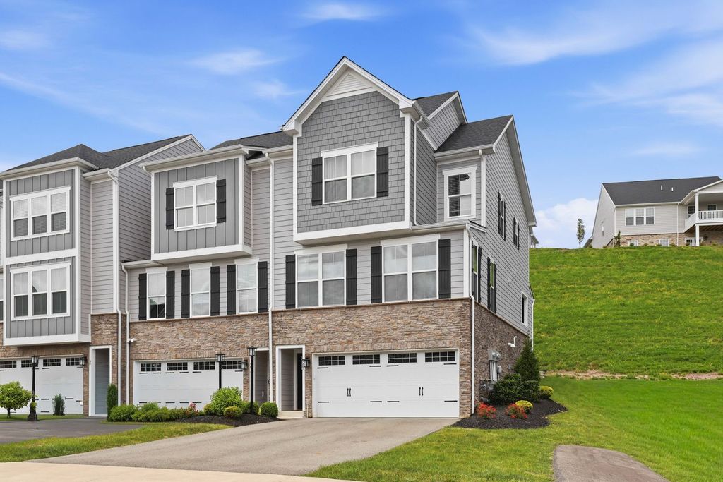 401 SPRUCE LANE, North Strabane, PA 15317