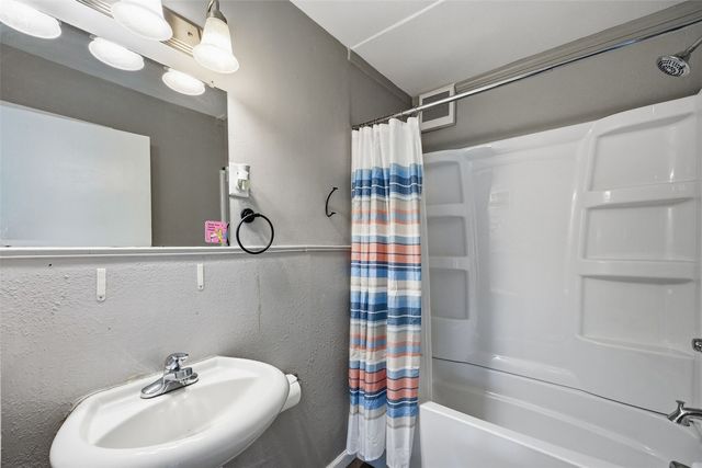1801 Wilson Avenue SW, Cedar Rapids, IA 52404