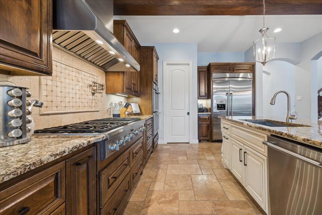 1100 High Lonesome ST, Leander, TX 78641