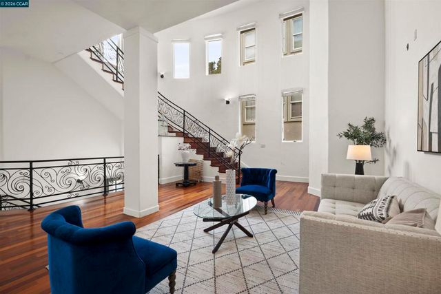 698 Via Rialto, Oakland, CA 94619