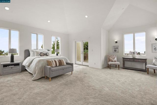698 Via Rialto, Oakland, CA 94619