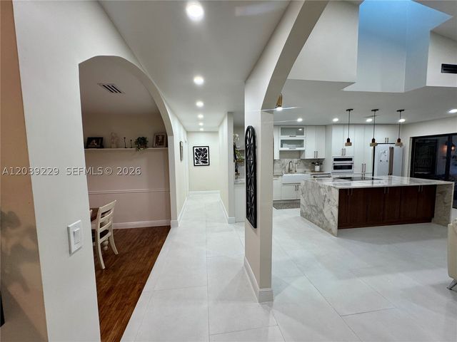 172 Wild Pine Rd, Wellington, FL 33414