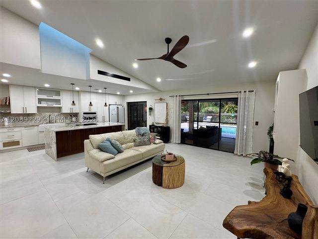 172 Wild Pine Rd, Wellington, FL 33414