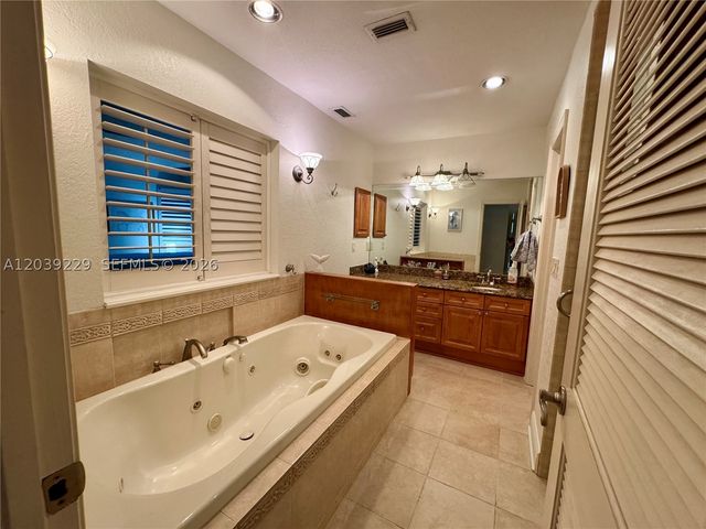 172 Wild Pine Rd, Wellington, FL 33414