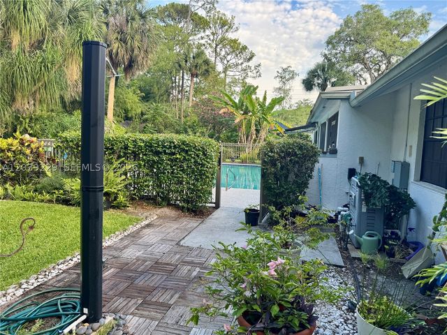 172 Wild Pine Rd, Wellington, FL 33414