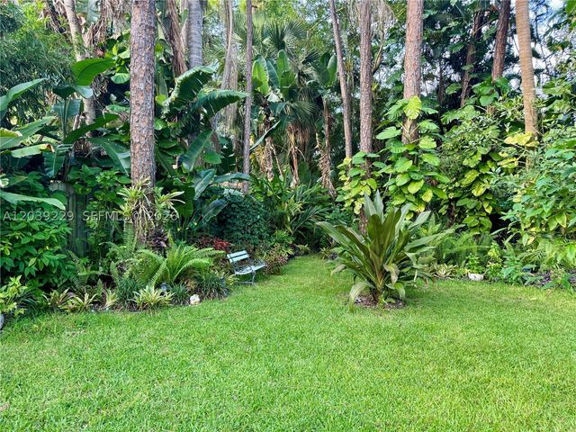 172 Wild Pine Rd, Wellington, FL 33414