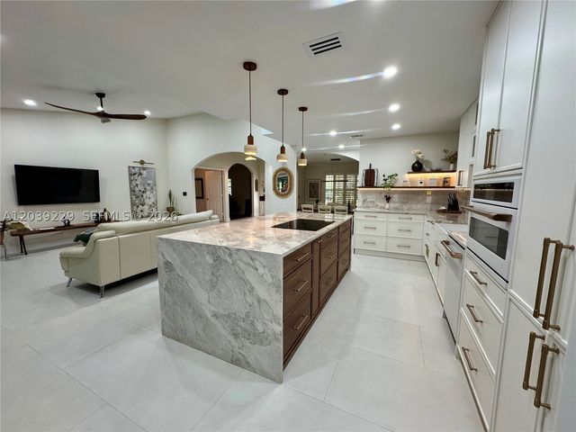 172 Wild Pine Rd, Wellington, FL 33414