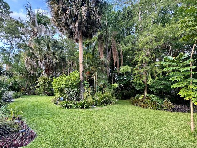 172 Wild Pine Rd, Wellington, FL 33414