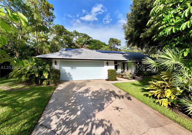 172 Wild Pine Rd, Wellington, FL 33414