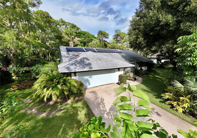 172 Wild Pine Rd, Wellington, FL 33414