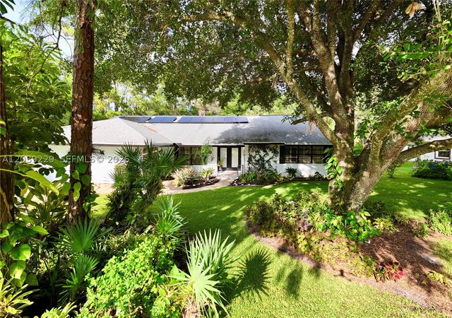 172 Wild Pine Rd, Wellington, FL 33414