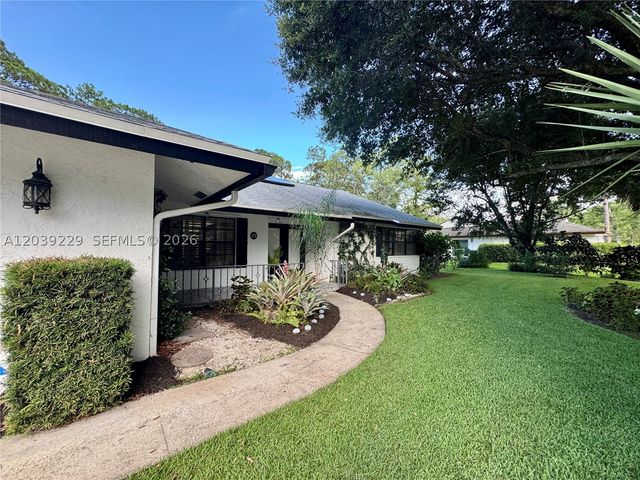 172 Wild Pine Rd, Wellington, FL 33414