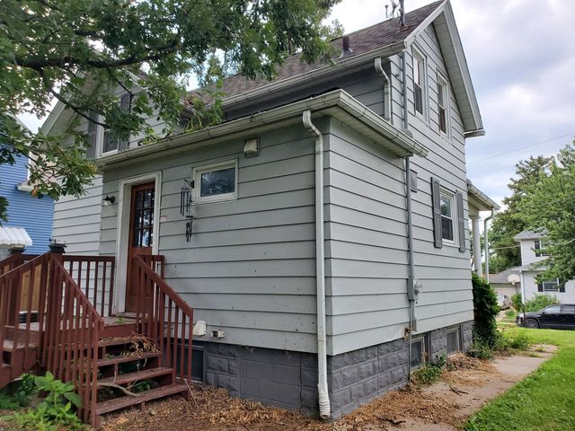 1623 W Pleasant Street, Davenport, IA 52804