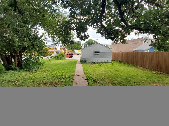 1623 W Pleasant Street, Davenport, IA 52804