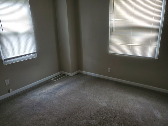 1623 W Pleasant Street, Davenport, IA 52804
