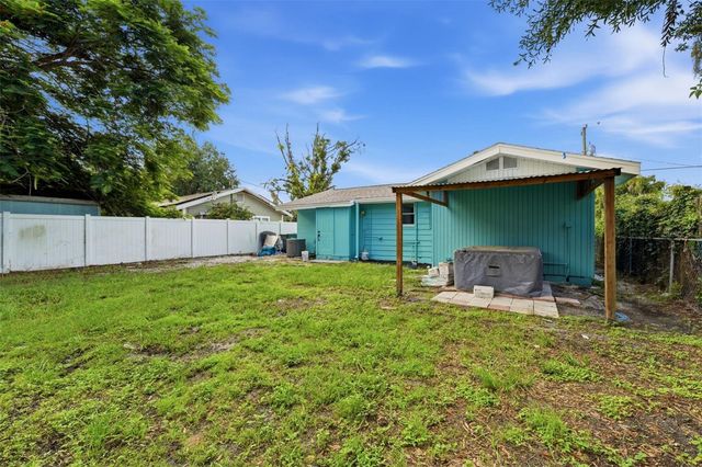 5541 KENSINGTON STREET, Sarasota, FL 34232