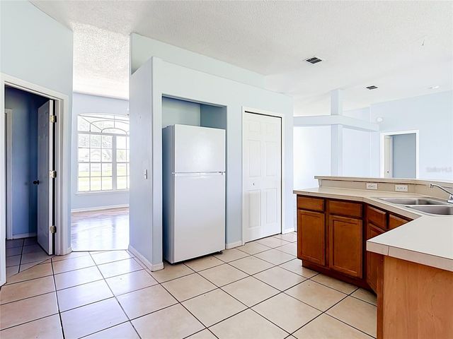 1001 EIFFEL LANE, Kissimmee, FL 34759