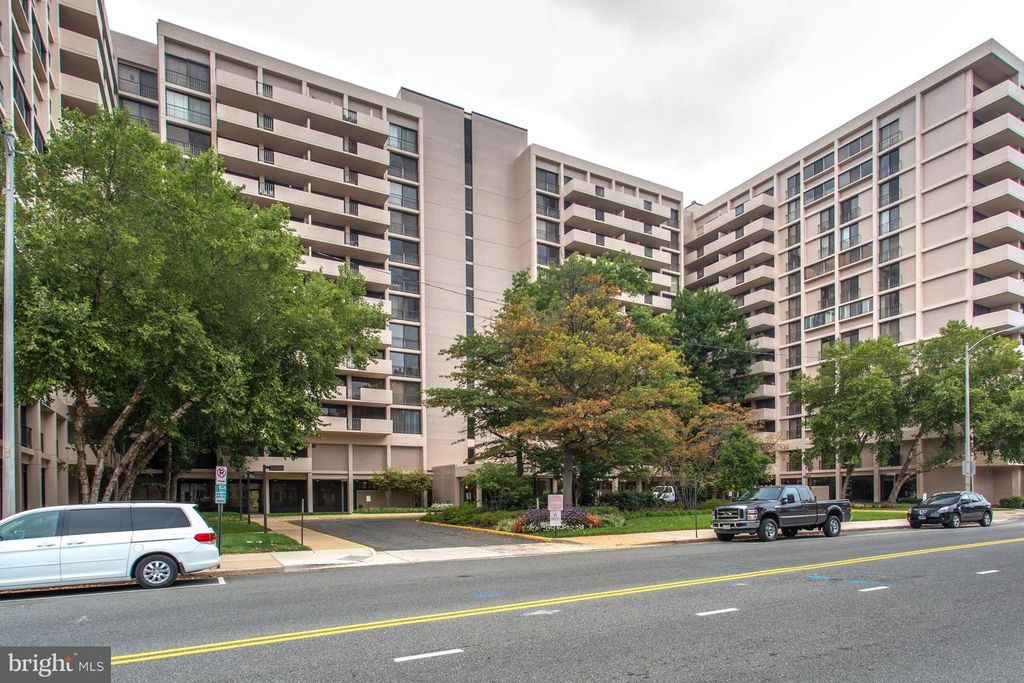 4141 HENDERSON RD #303, Arlington, VA 22203
