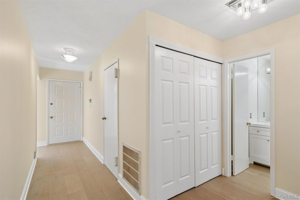 87 Northgate Circle, Melville, NY 11747 — photo 3